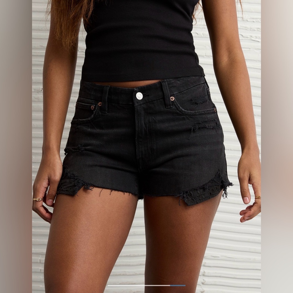 American Eagle Black Stretch Curvy Low-Rise Perfect Shorts Size 4